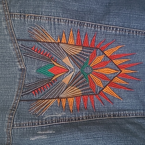 Unique Aztec print embroidered jean jacket - Picture 6 of 10